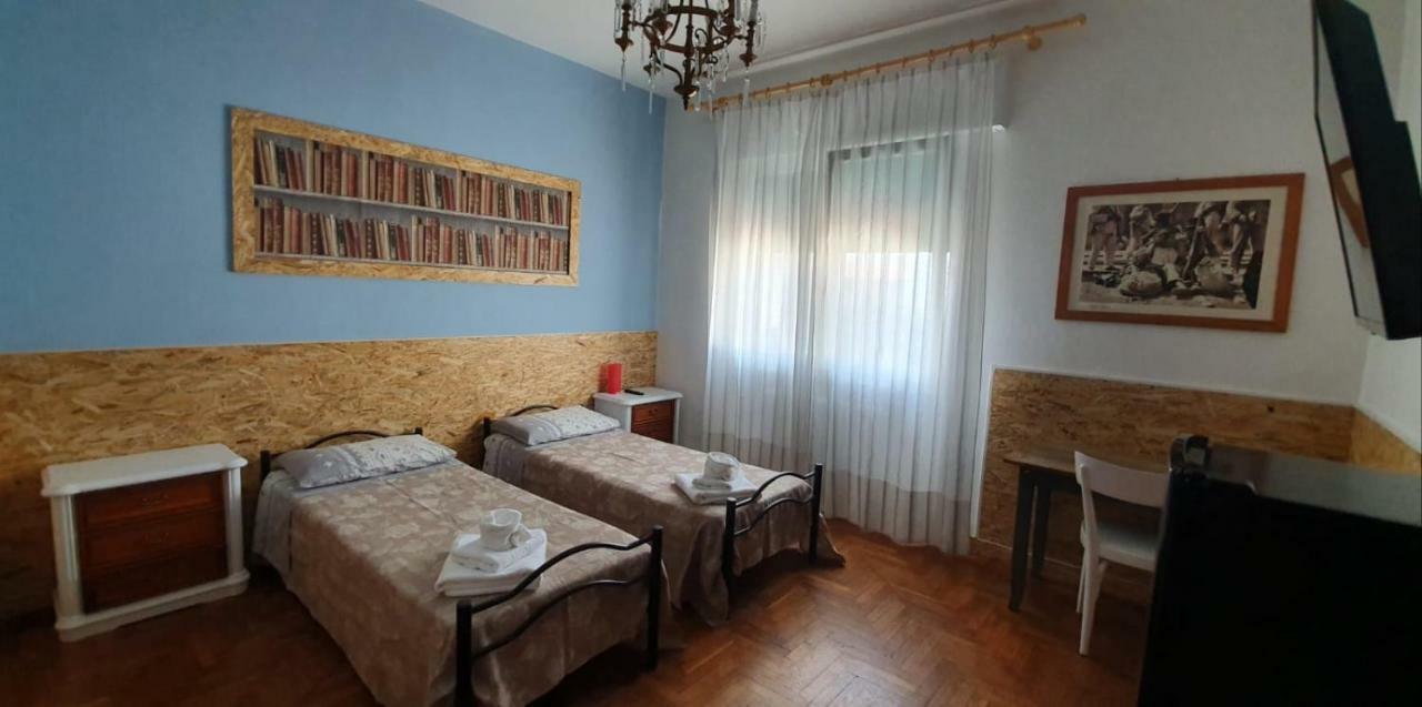 Venice Treviso Airport Bed Kültér fotó A room at the hostel